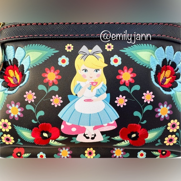 Alice in Wonderland☕️Backpack - Picture 2 of 11
